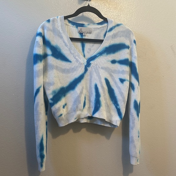 dh NEW YORK Blue and White Sweater - Picture 2 of 5